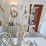 Paradise Seaview Апартаменти