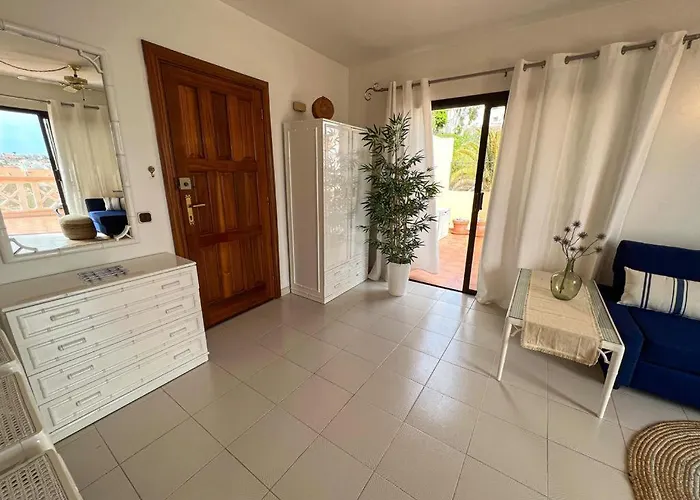 Апартаменти Paradise Seaview *