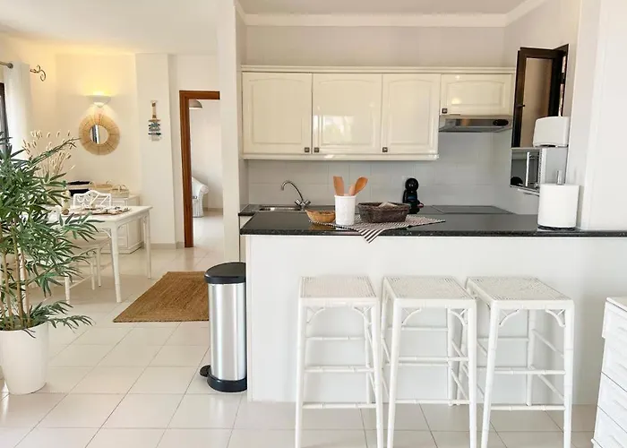 Paradise Seaview Апартаменти *